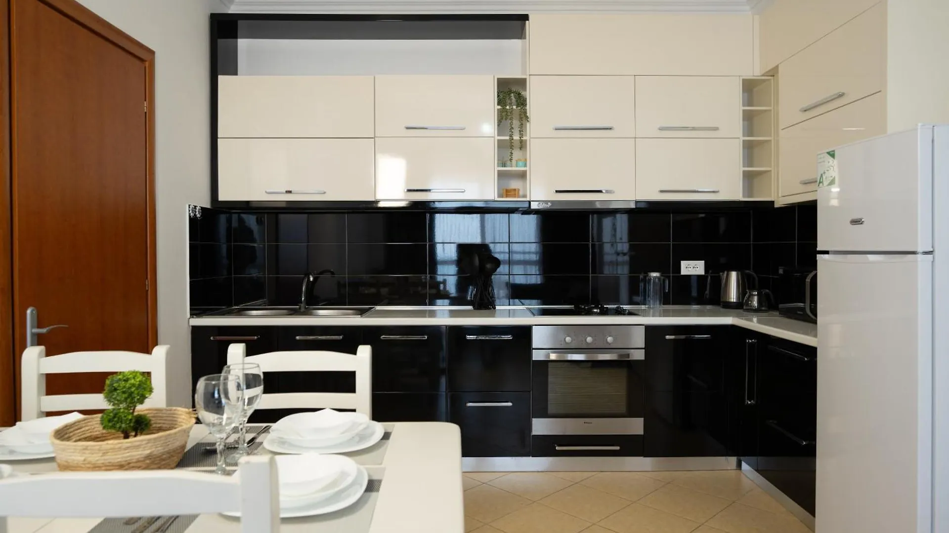 Sea View-Sunlit Coast Apartment Durrs Dıraç